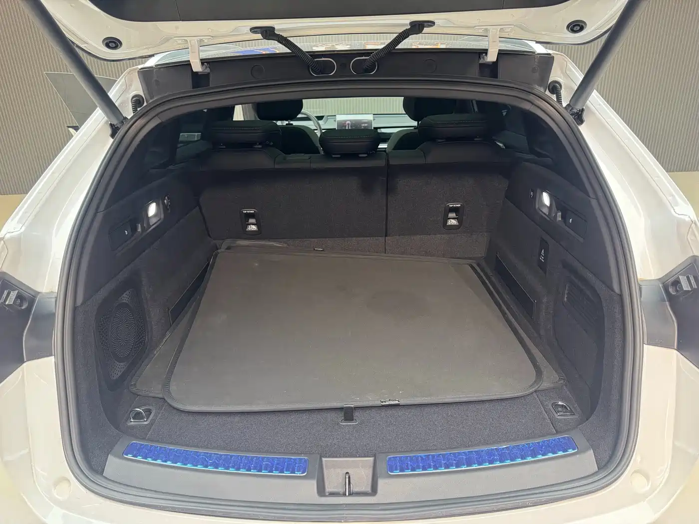 Nezha Auto Nezha S Shooting Brake 2025 2024 Model Range Extender 300 Standard
