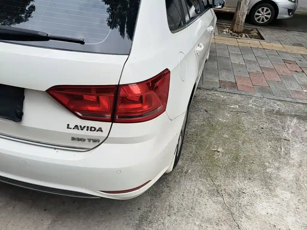 Volkswagen Lavida Tour 2018 2017 230TSI DSG Comfort Edition
