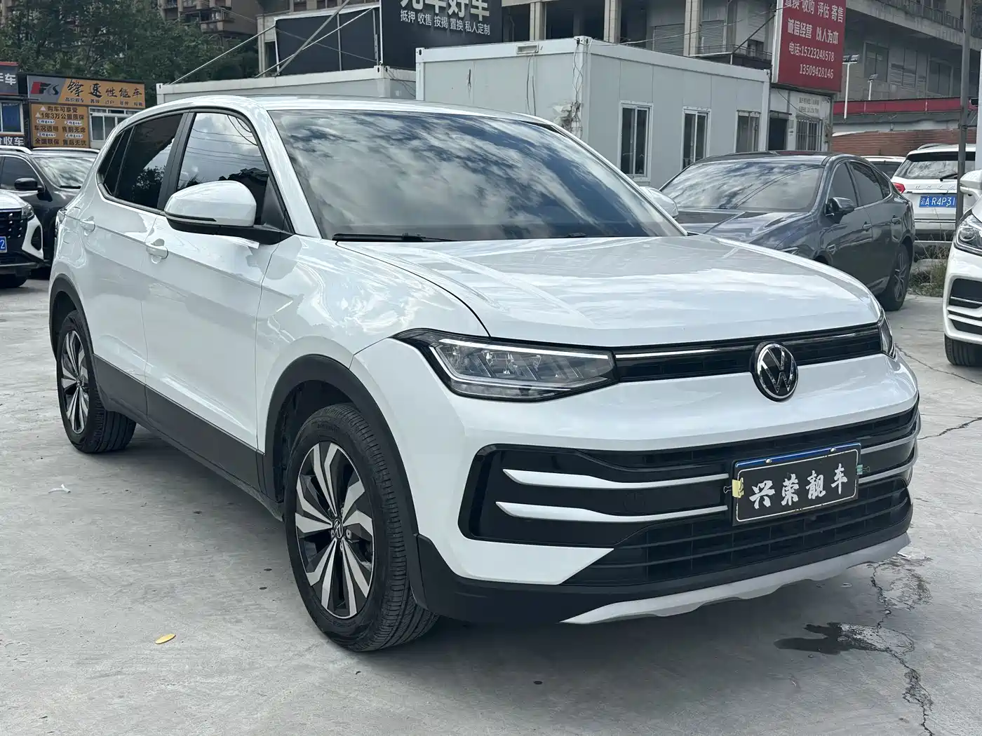 Фото 3 - Volkswagen Tharu