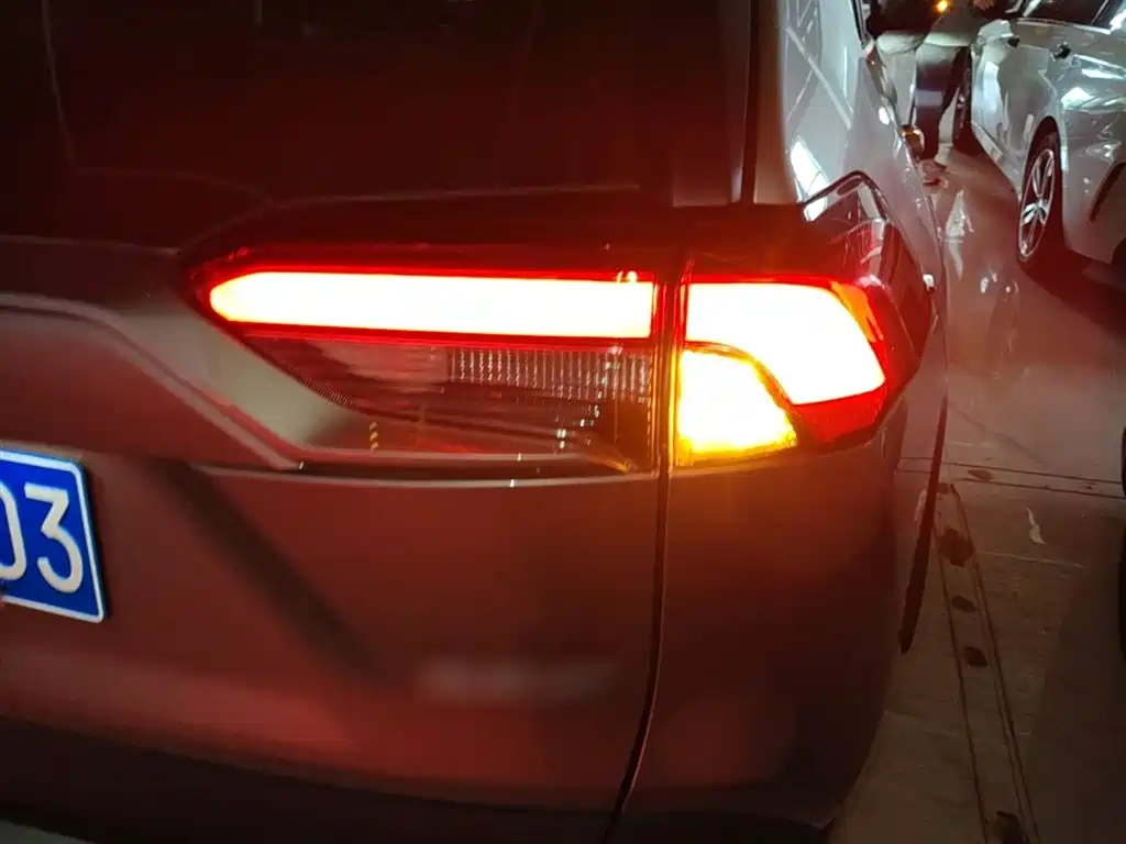 Toyota RAV4 Rongfang 2024 2.0L CVT FWD Urban Edition фото 8