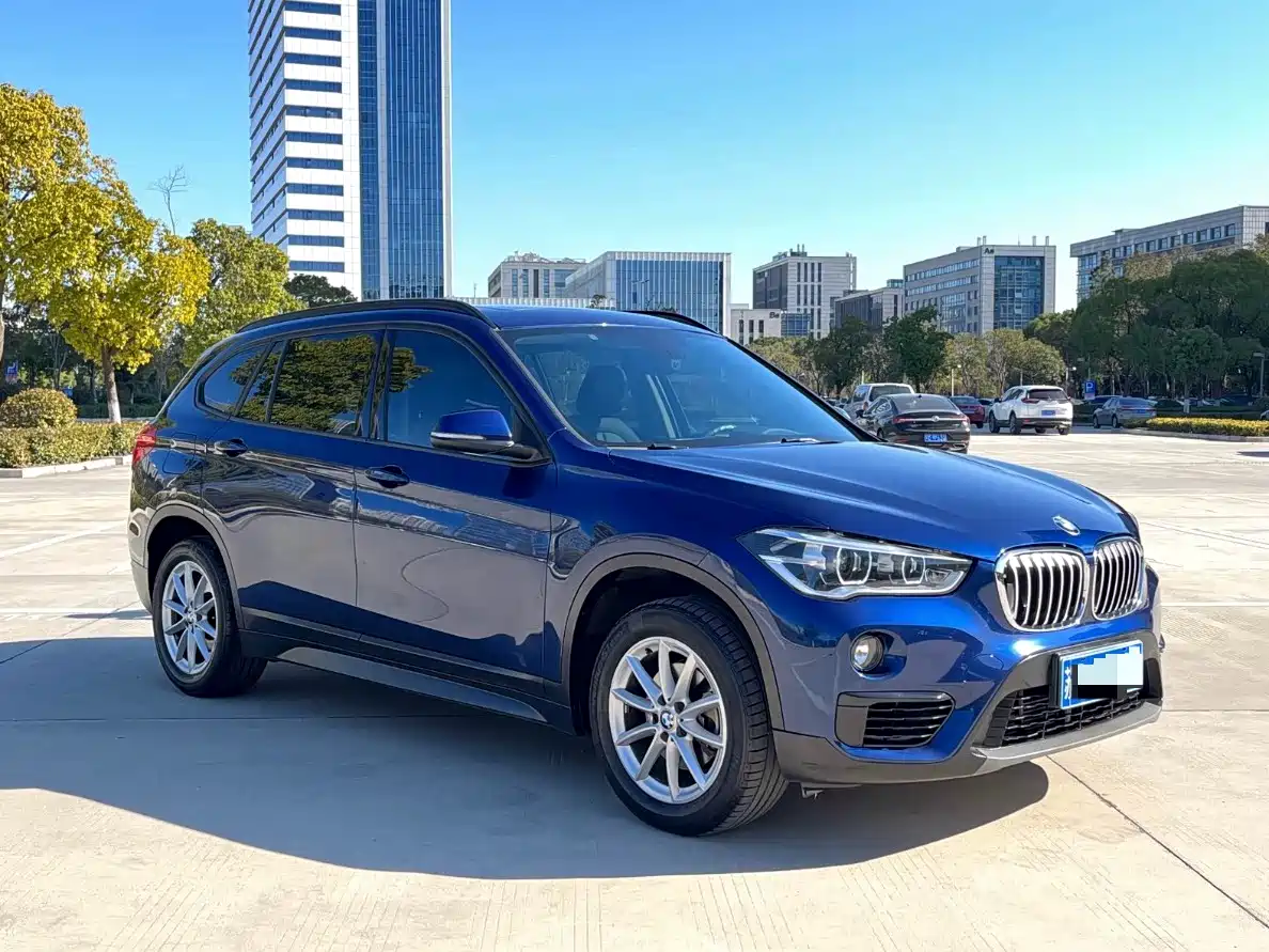 BMW X1 2019 sDrive18Li Fashion Model фото 3