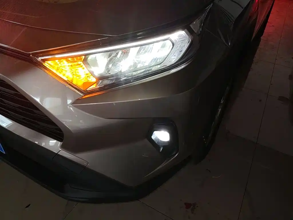 Toyota RAV4 Rongfang 2024 2.0L CVT FWD Urban Edition фото 24