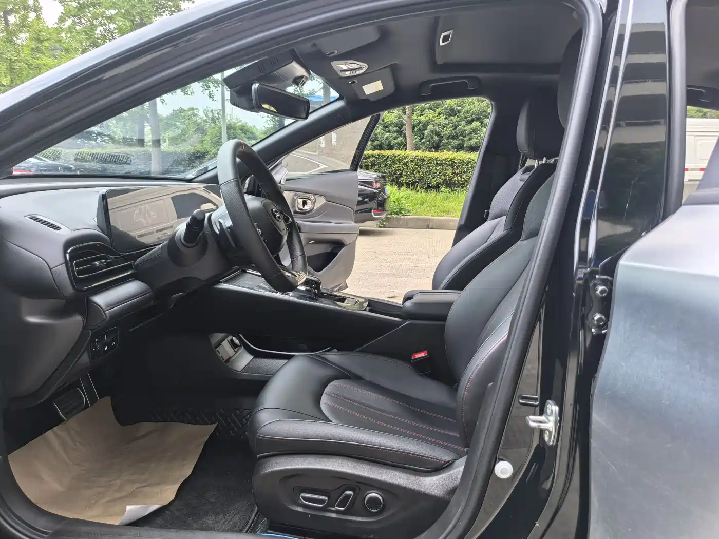 GAC Trumpchi Trumpchi Emkoo 2023 270T DCT J16 Edition фото 4