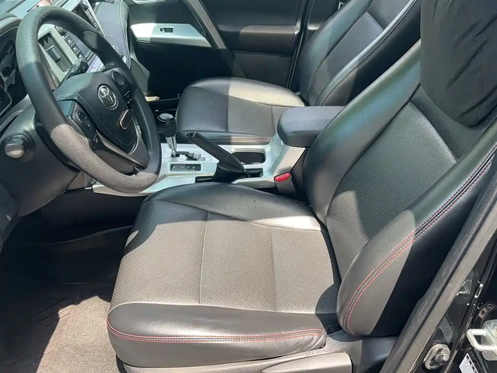 Toyota RAV4 Rongfang 2016 2.0L CVT 2WD Trend (China V) фото 10