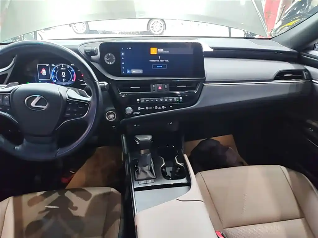 Lexus ES 2022 200 Excellence Edition фото 13