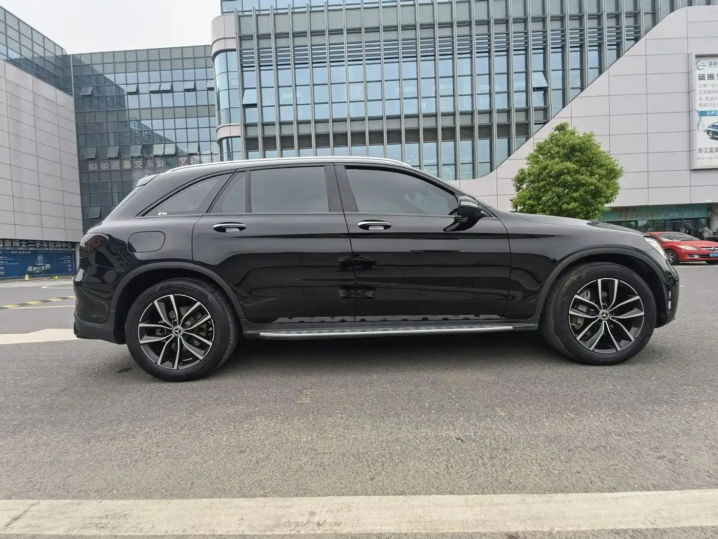 Mercedes-Benz GLC 2022 Model GLC 260 L 4MATIC Luxury Edition фото 6