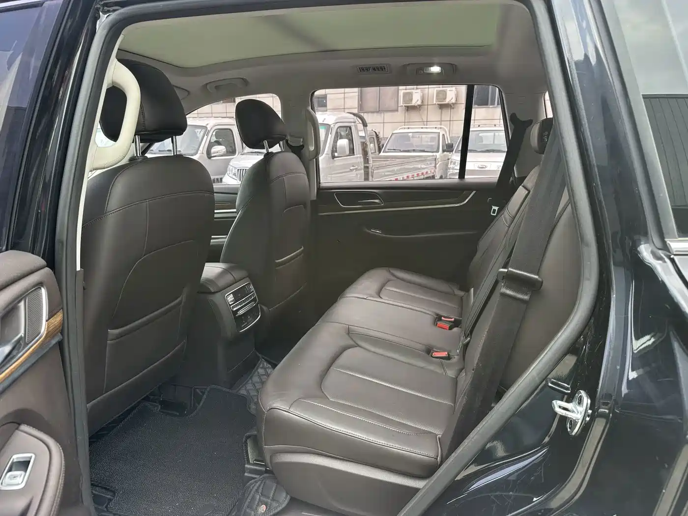 Roewe RX8 2018 2018 30T Smart Internet AWD Flagship Edition