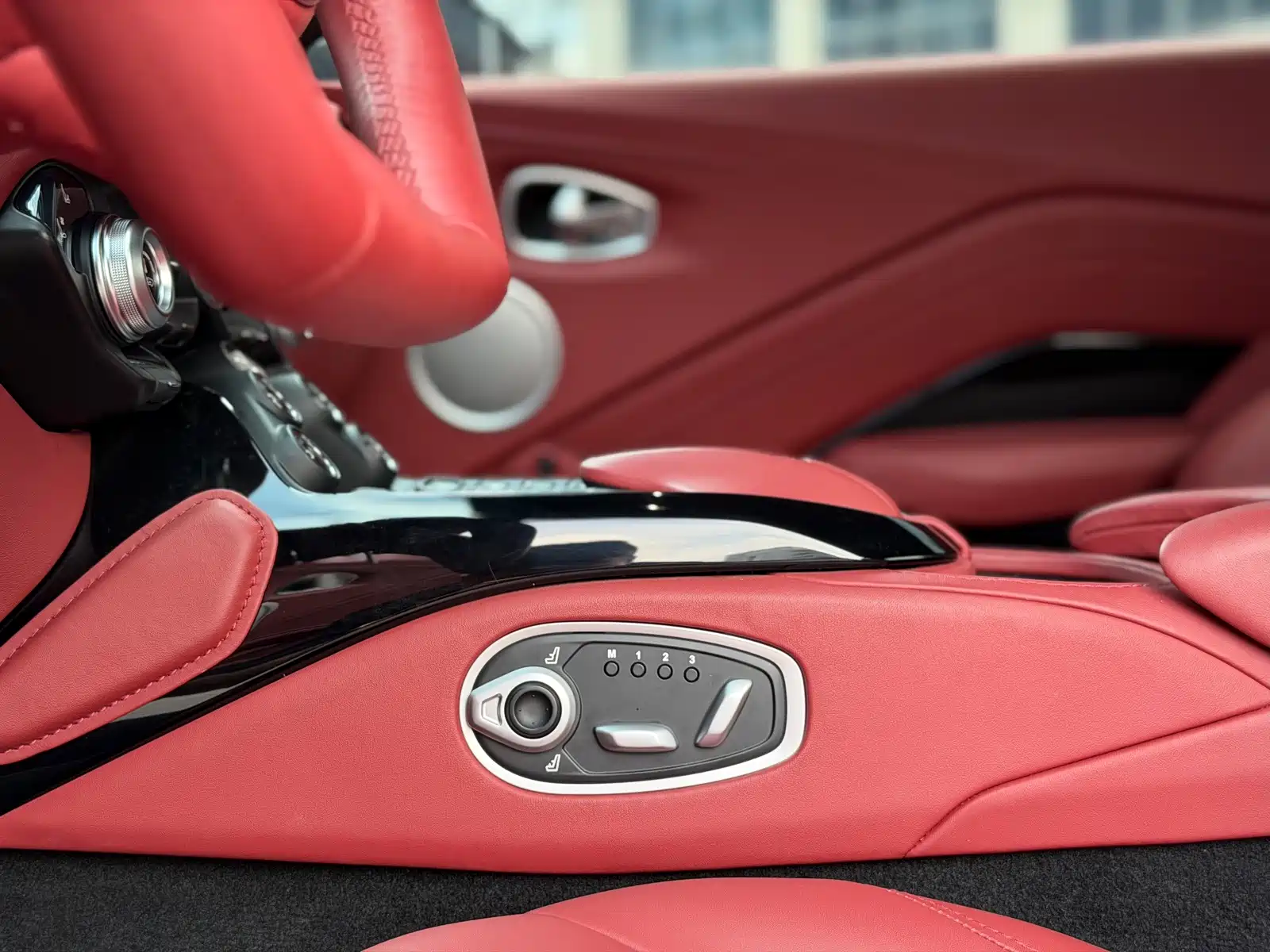 Фото 9 - Aston Martin Vantage