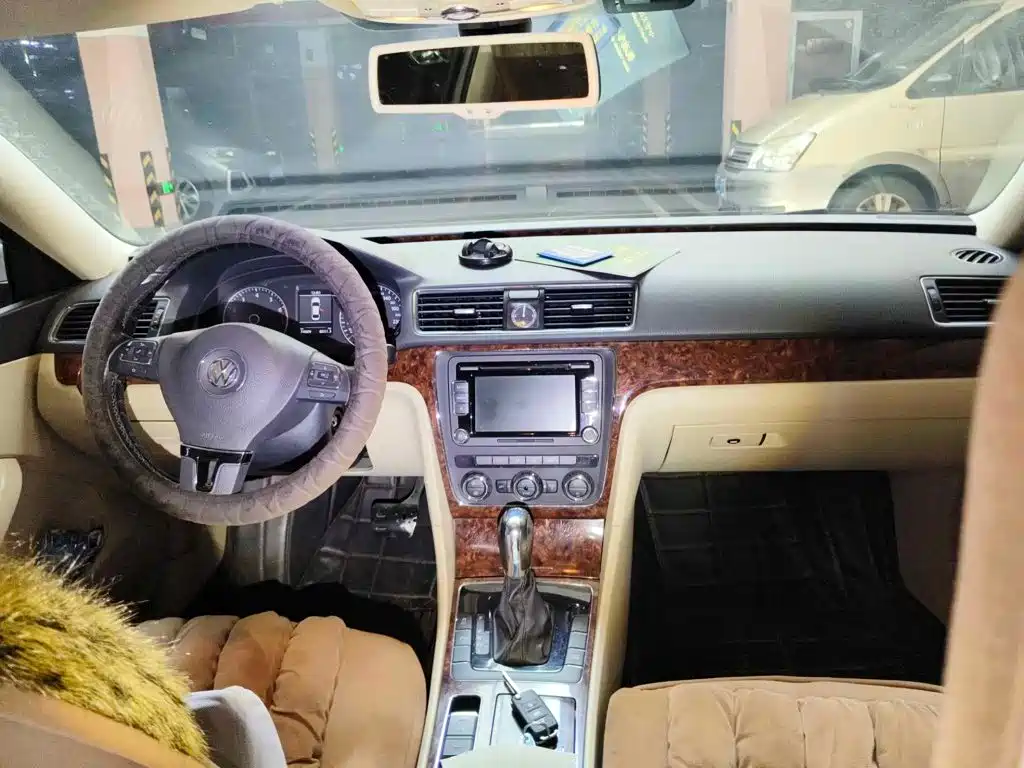 Volkswagen Passat 2012 2011 1.8TSI DSG Royal Edition