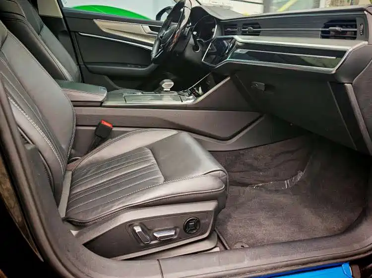 Audi A6L 2023 40 TFSI Luxury Dynamic фото 9