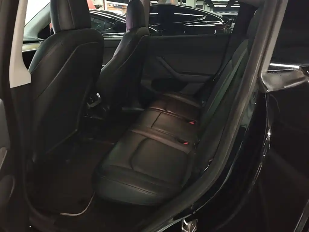 Фото 17 - Tesla Model Y
