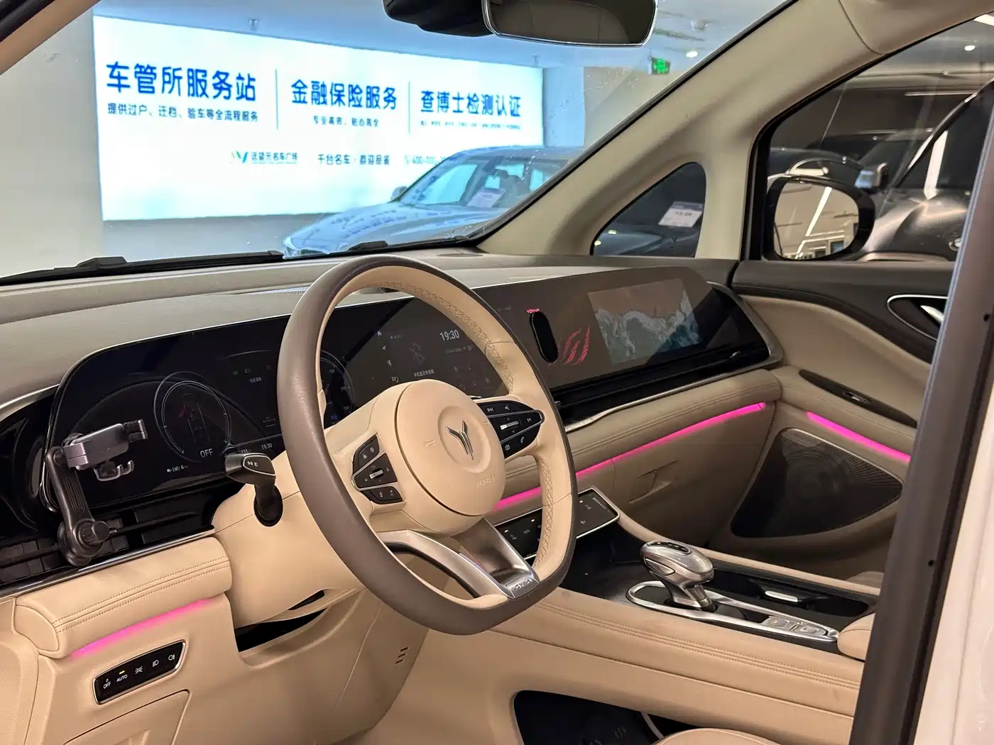 Voyah Auto Voyah Dreamer 2022 Low-carbon Dream+Smart Package фото 10