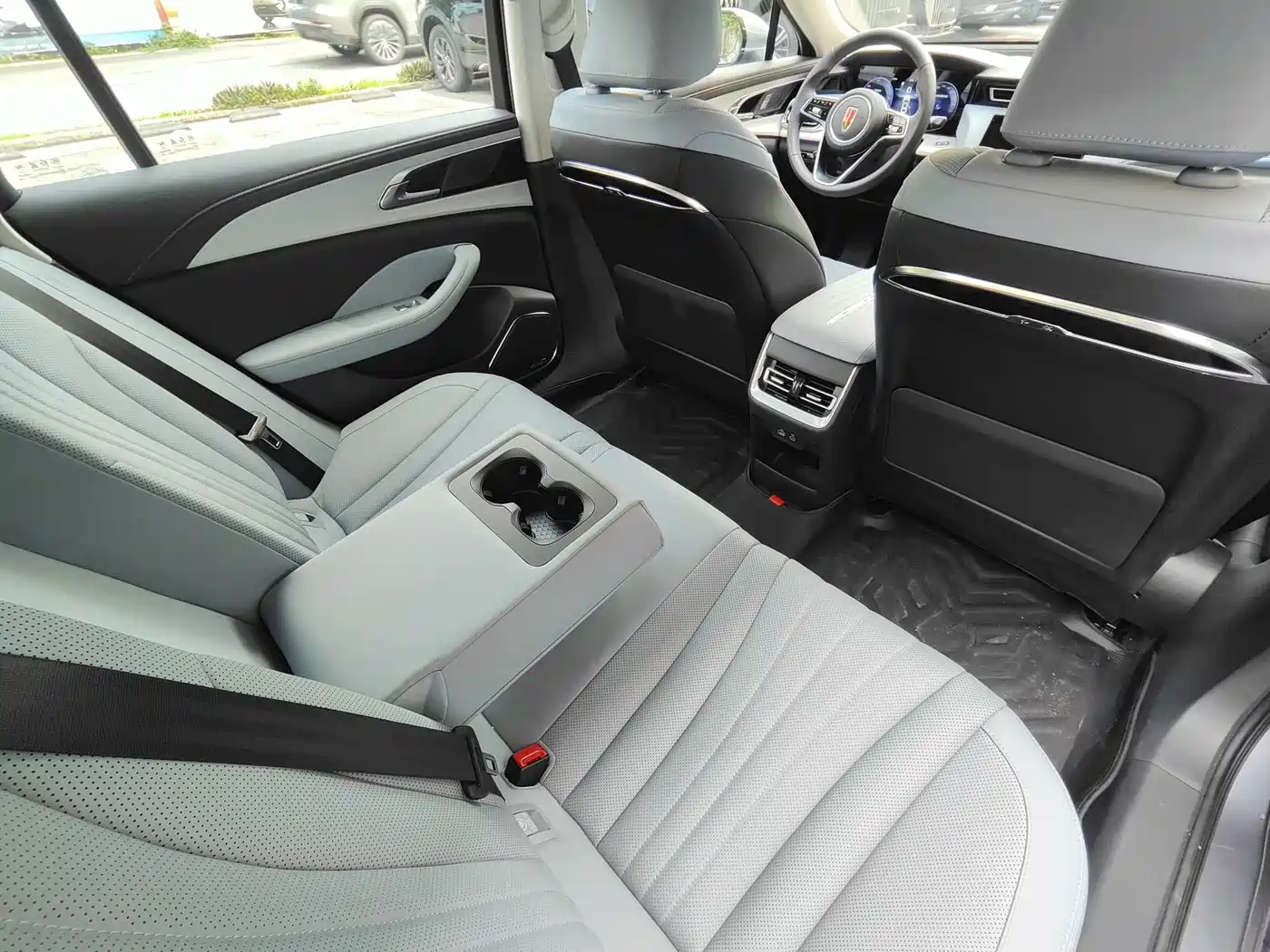 Hongqi H5 PHEV 2025 170 Super Hybrid Edition фото 17