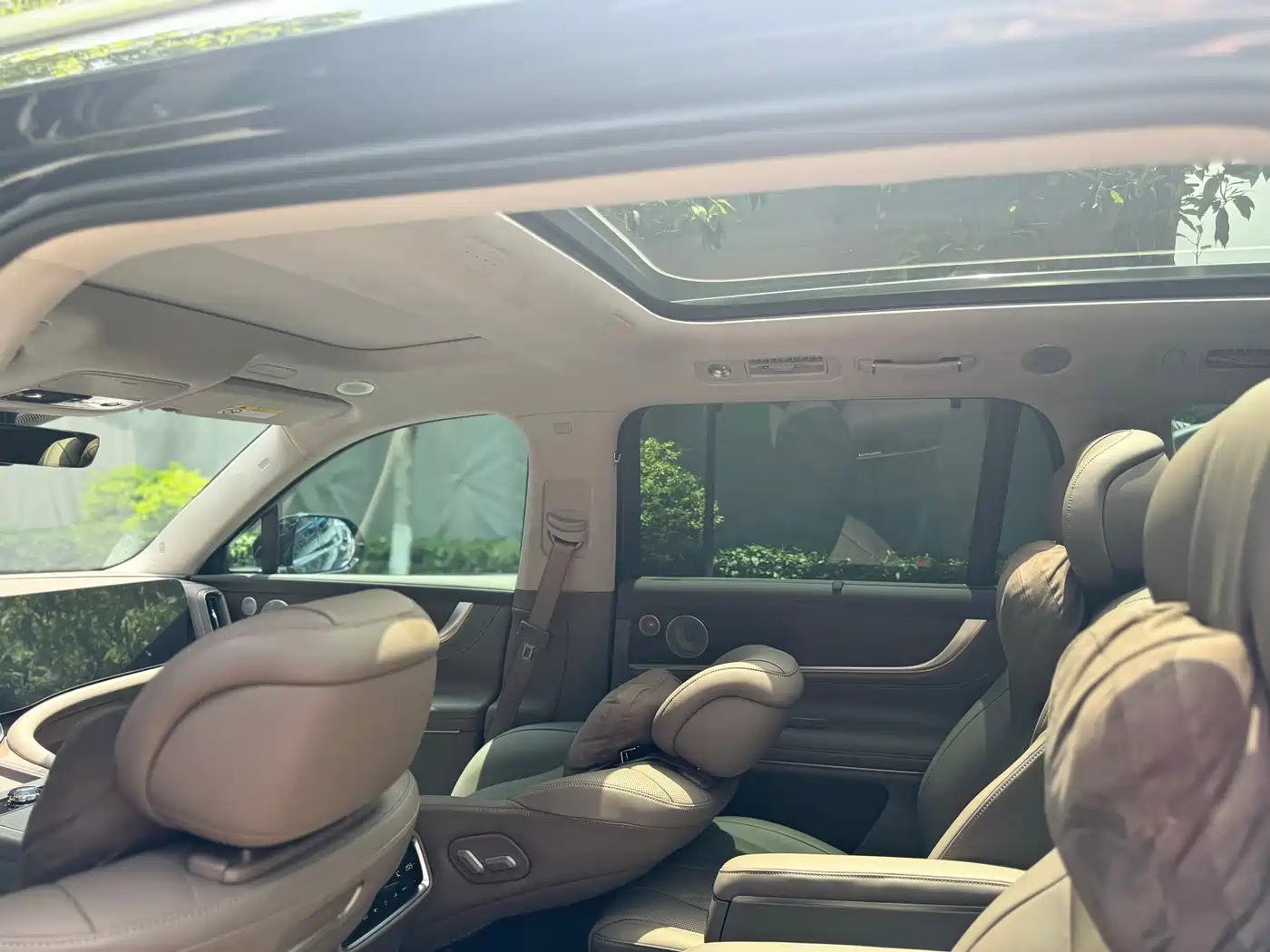 AITO Wenjie AITO M9 2024 Pure Electric Max Edition 100kWh 6-Seater фото 9