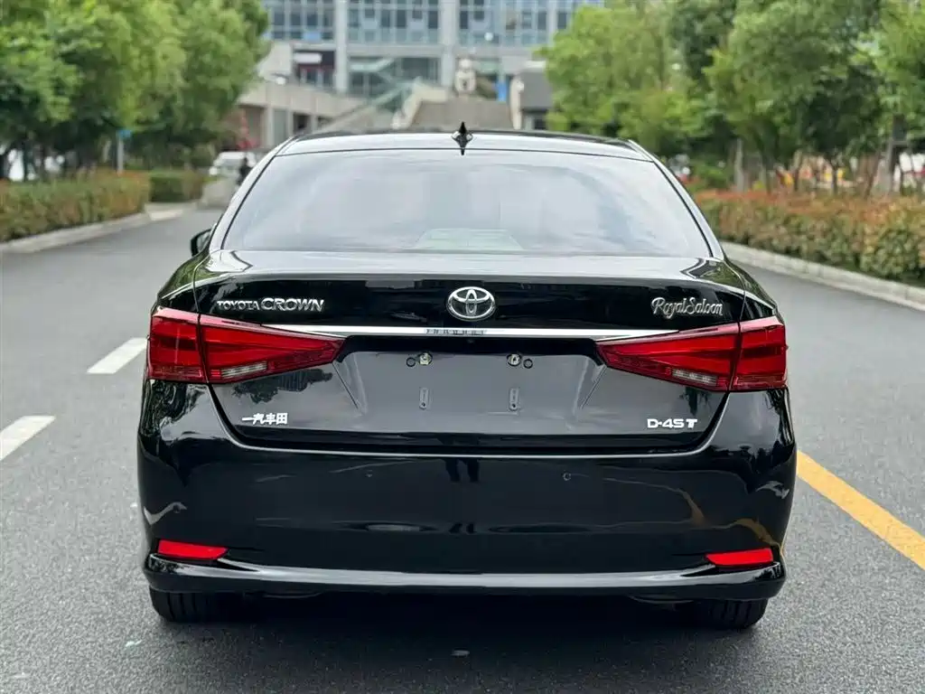 Toyota Crown 2015 2.0T Fashion фото 4