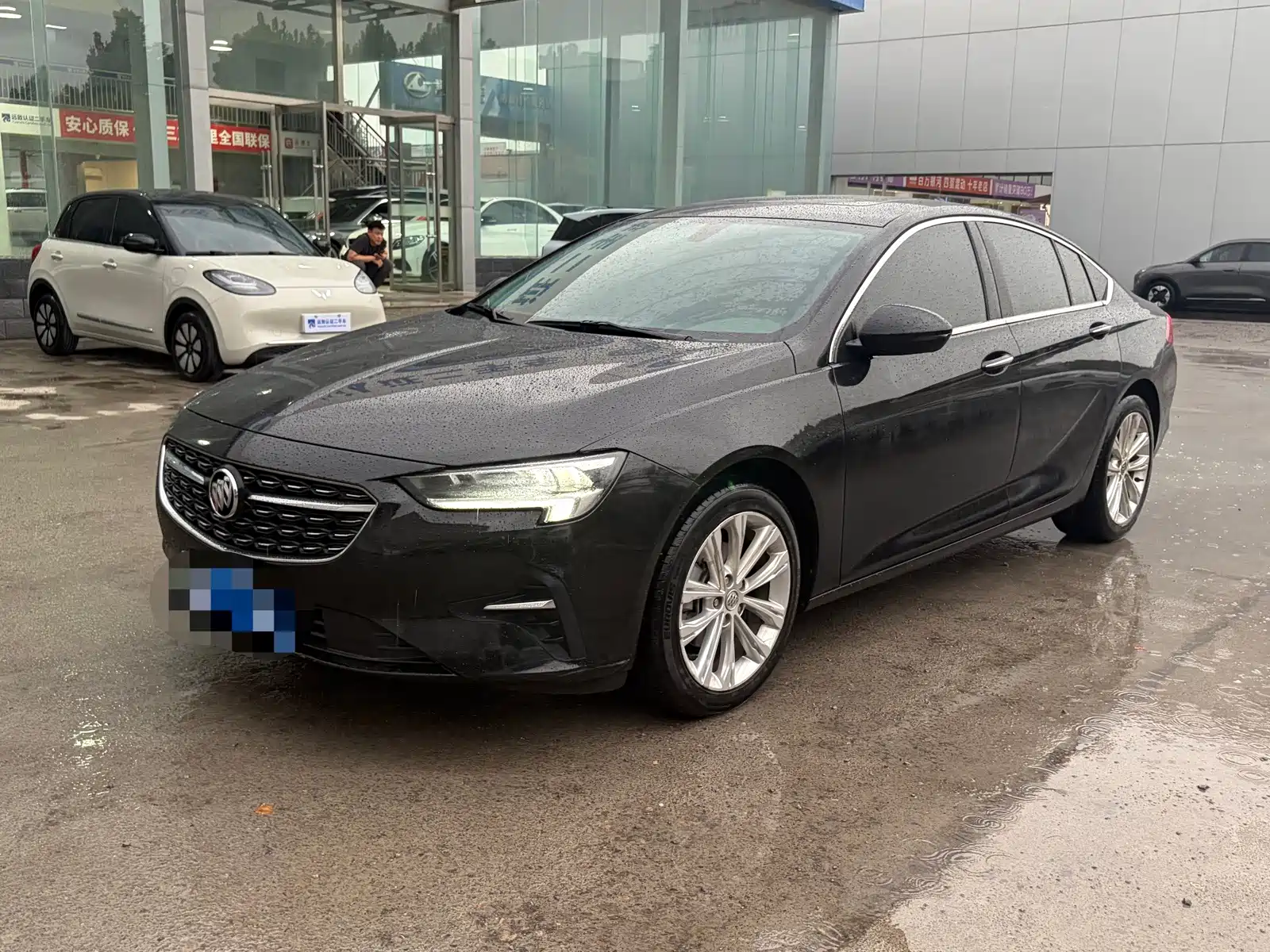 Photo 1 - Buick Regal