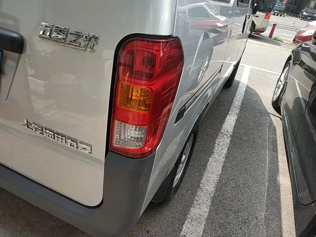 Wuling Motors Wuling Zhiguang 2024 2023 1.5L Utility 5/7-seater