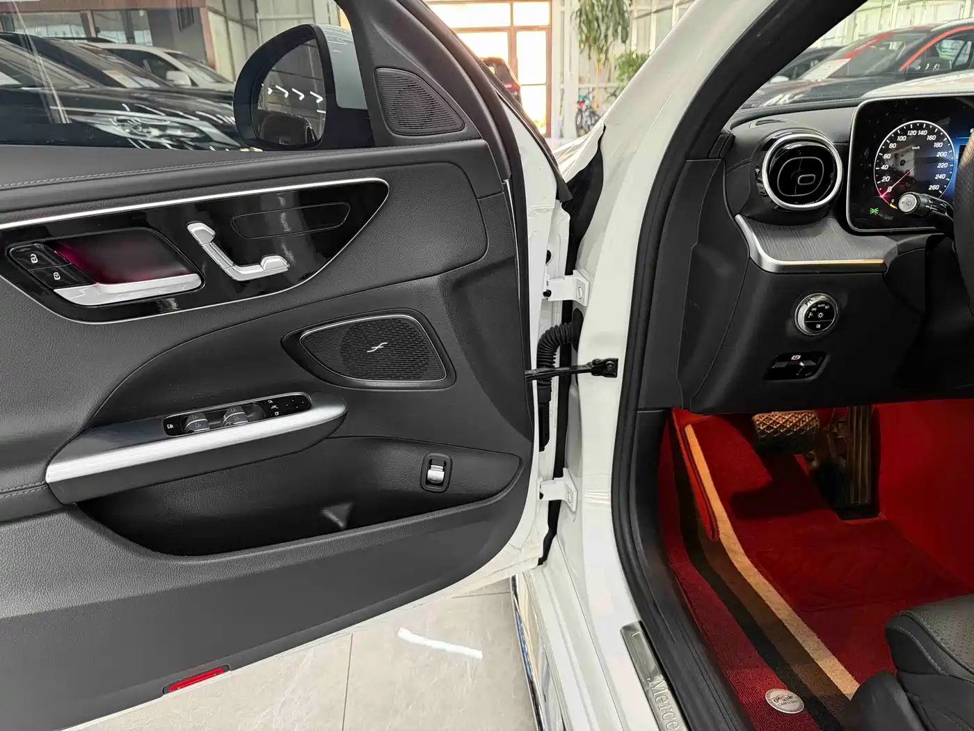 Mercedes-Benz C-Class 2023 C 200 L Sport фото 9
