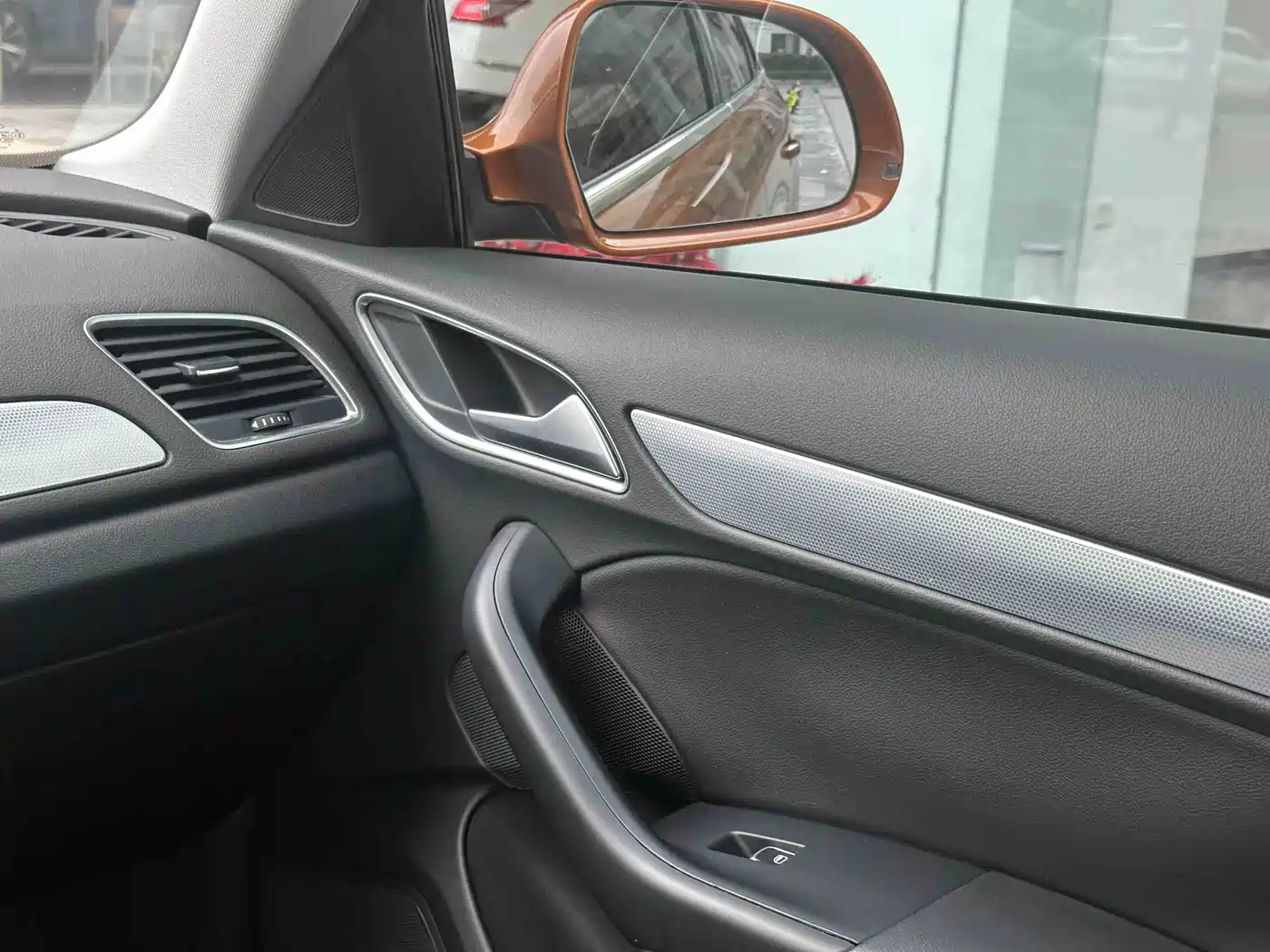Фото 22 - Audi Q3