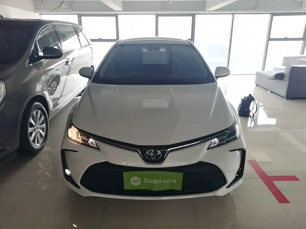 Фото 3 - Toyota Corolla