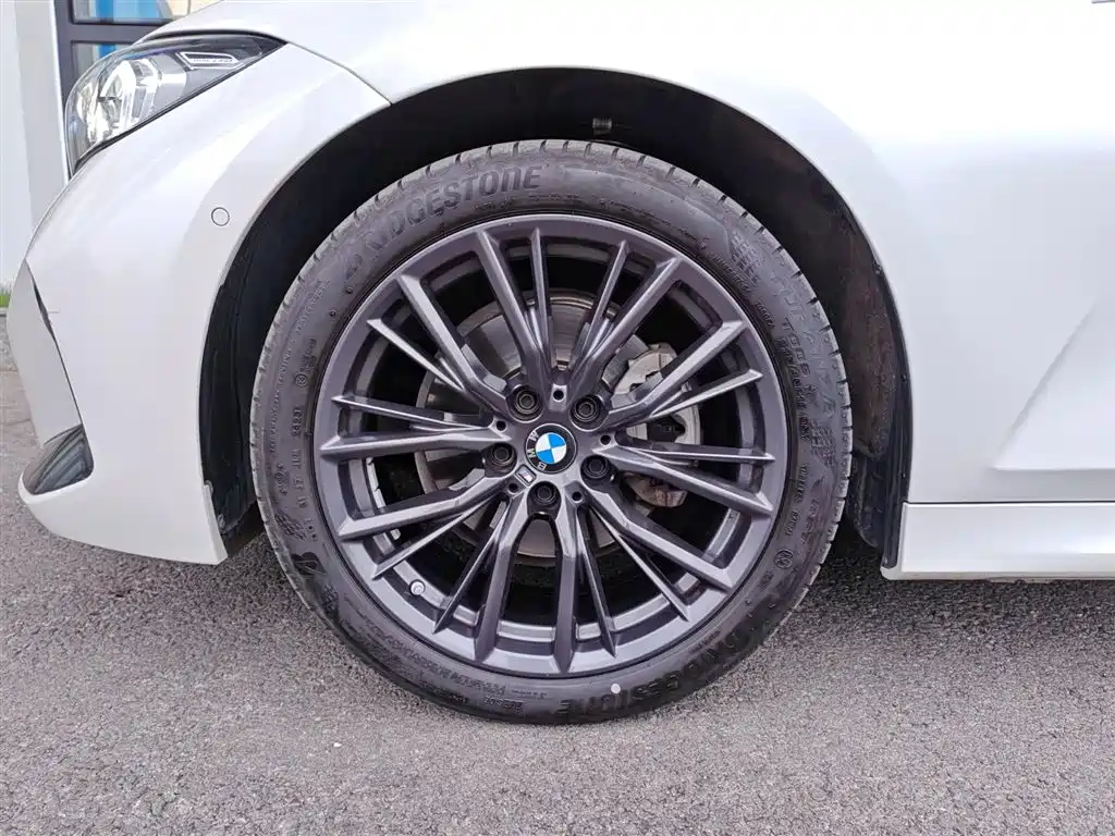 BMW 3 Series 2023 325Li M Sport Black Night Package фото 3
