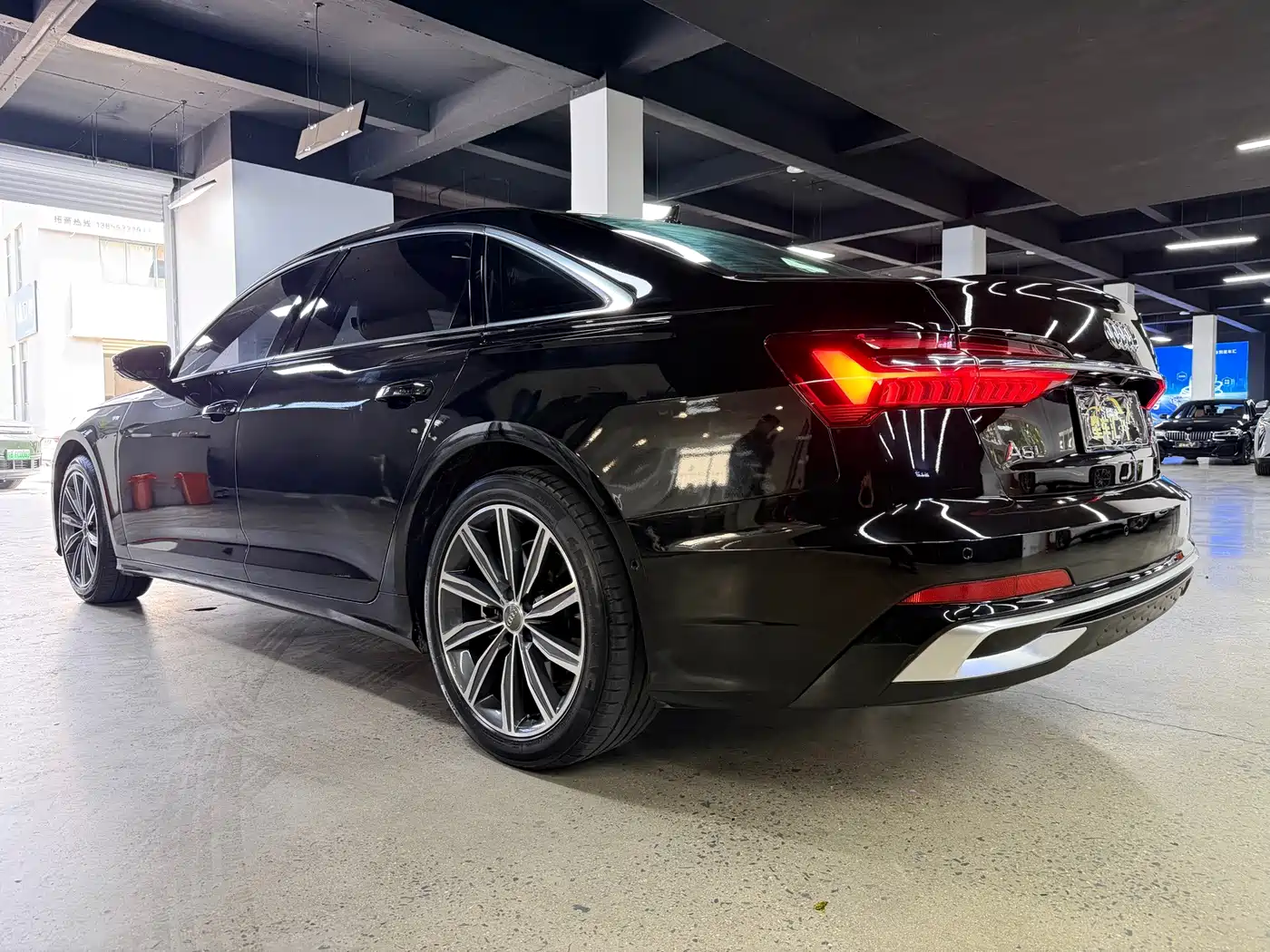 Фото 11 - Audi A6L