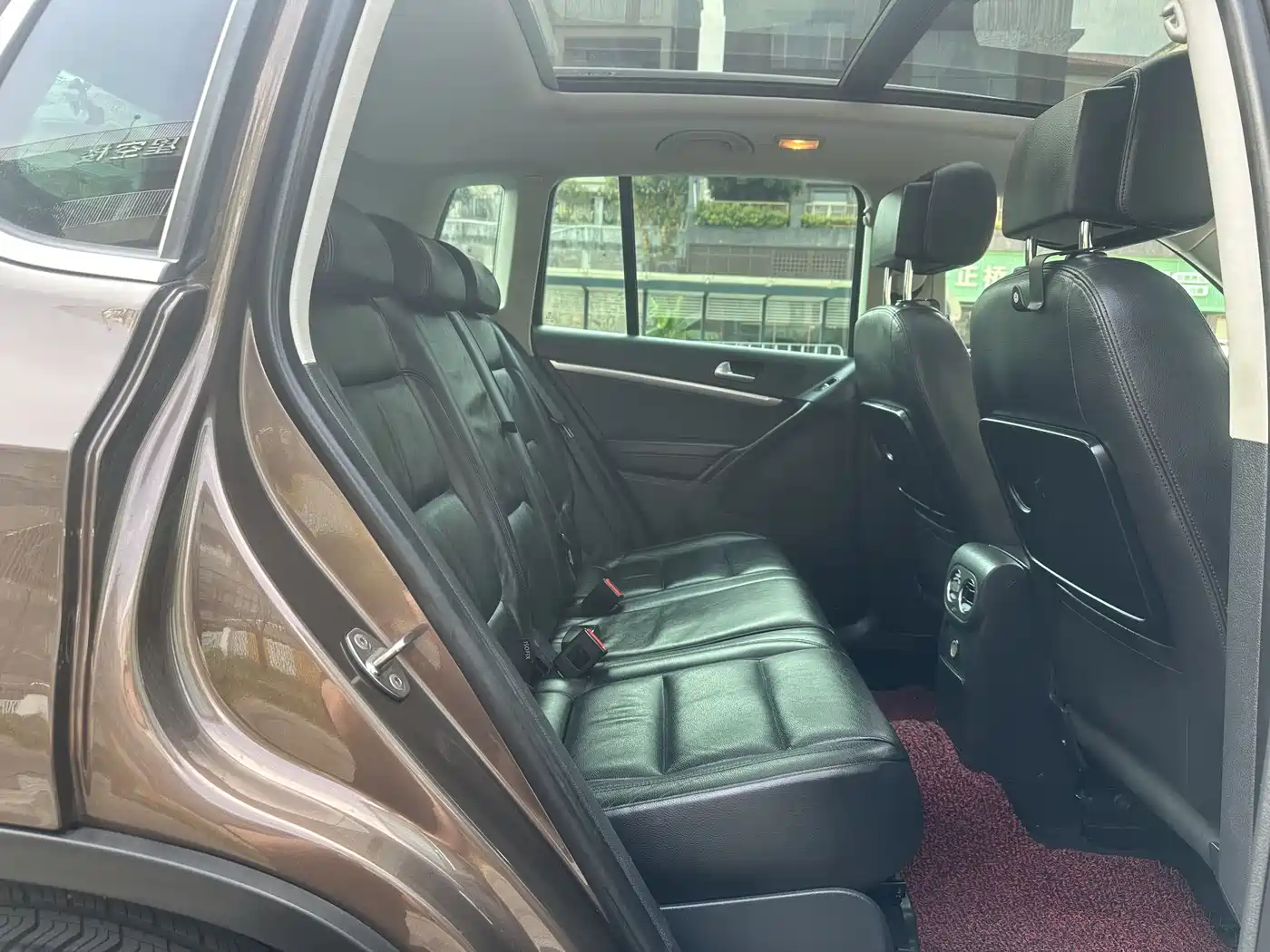 Volkswagen Tiguan 2012 2.0TSI Comfort фото 14
