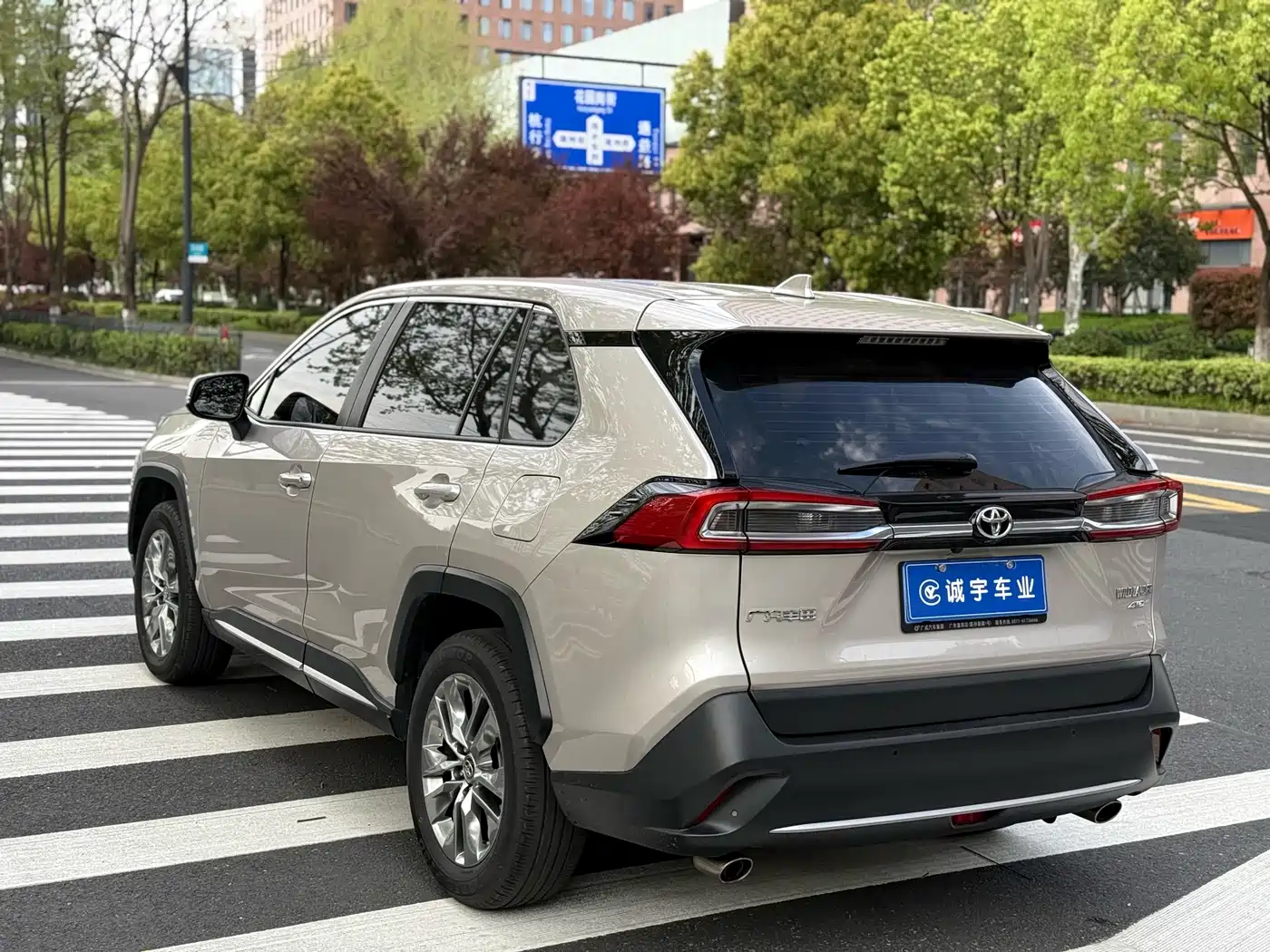 Toyota Wildlander 2020 2.0L CVT AWD Luxury Edition фото 16