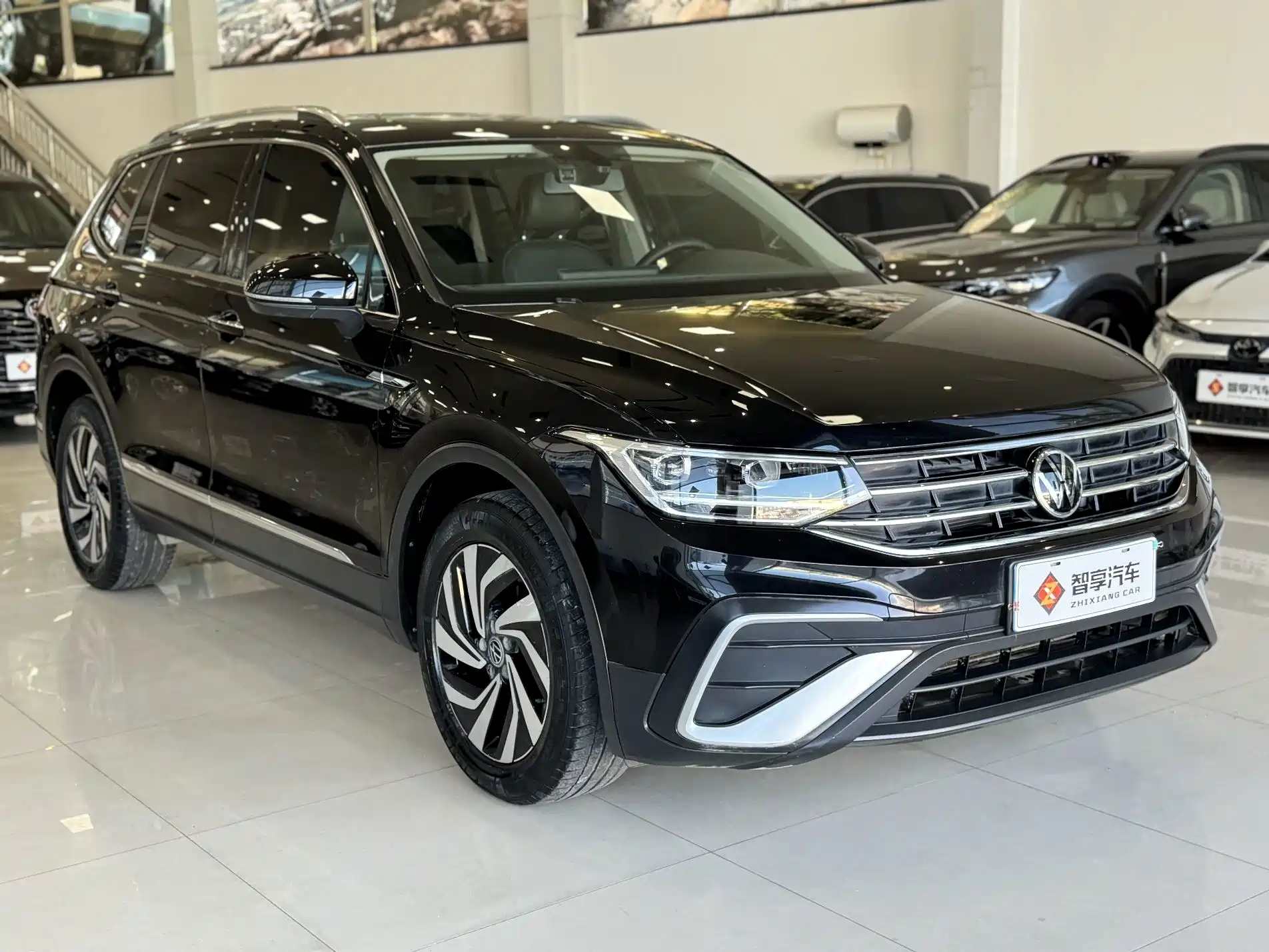 Фото 3 - Volkswagen Tiguan L
