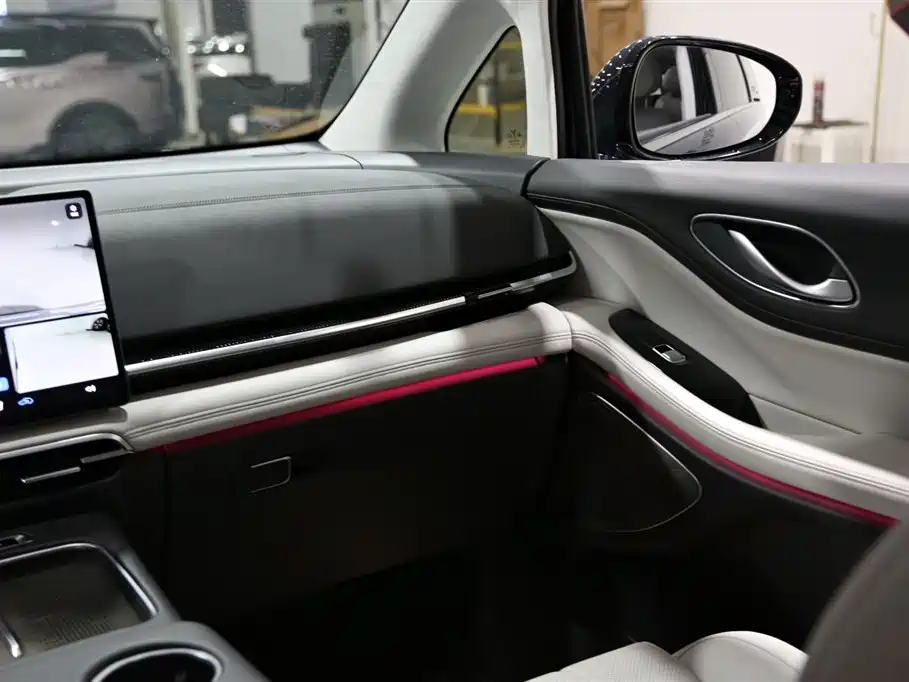 Voyah Auto Voyah Dreamer 2025 Model PHEV 4WD Premium QianKun Edition фото 16