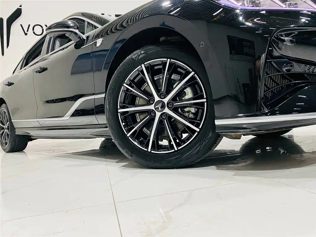 Voyah Auto VOYAH Zhuiguang 2024 PHEV AWD Ultra-long Range Executive Edition фото 6