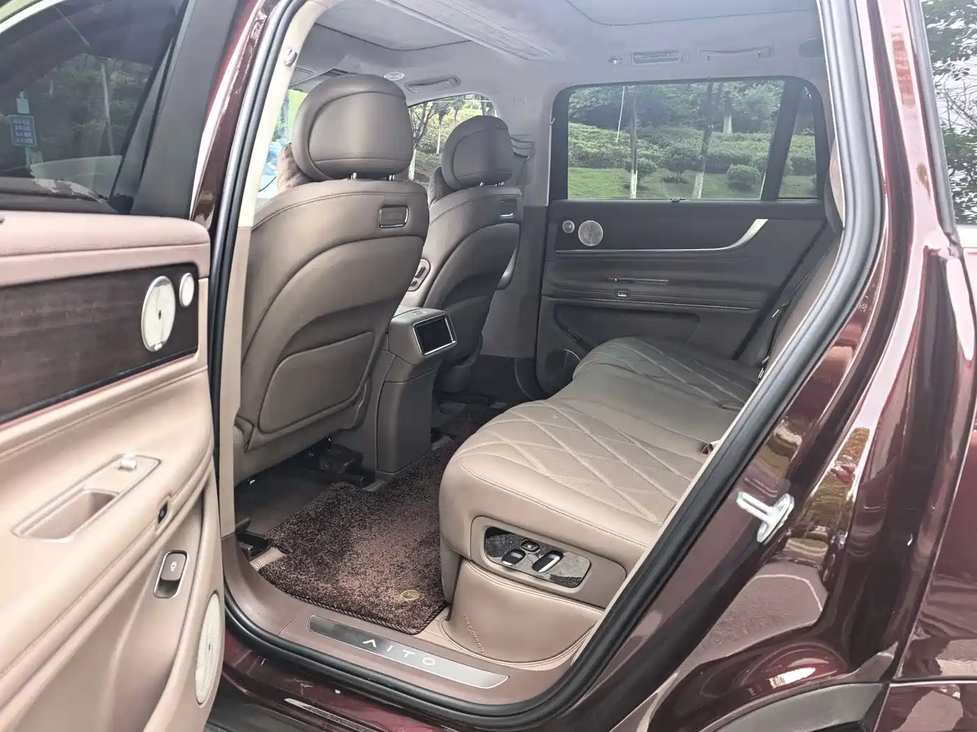 AITO Wenjie AITO M9 2025 Extended Range Ultra 52kWh 5-Seater фото 8