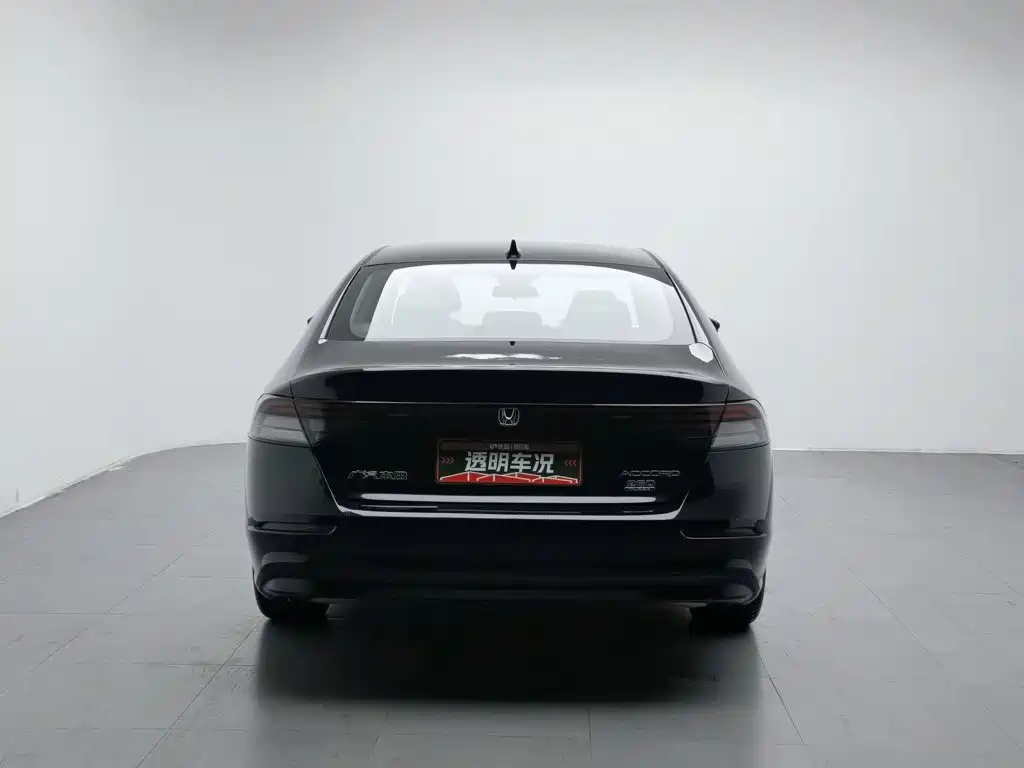 Фото 4 - Honda Accord