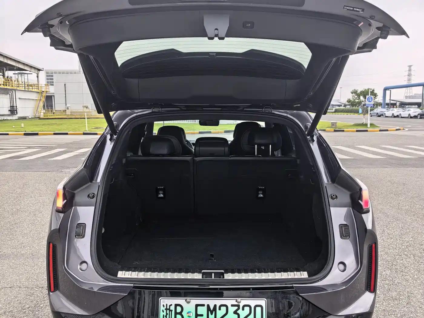 Lynk & Co 08 EM-P 2023 245km Ultra Long Range Halo фото 14