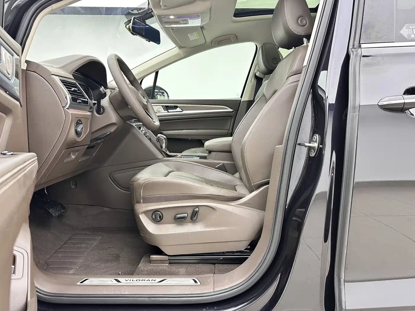 Volkswagen Viloran 2020 330TSI Luxury Edition фото 6