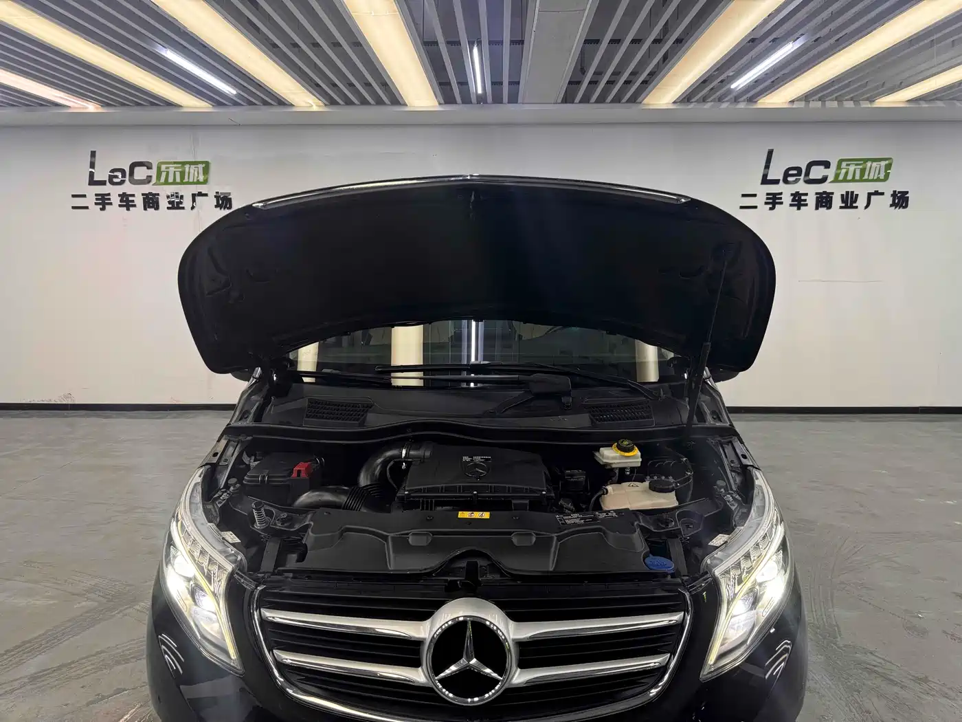 Mercedes-Benz V-Class 2018 V 260 Navigator Edition China VI фото 9