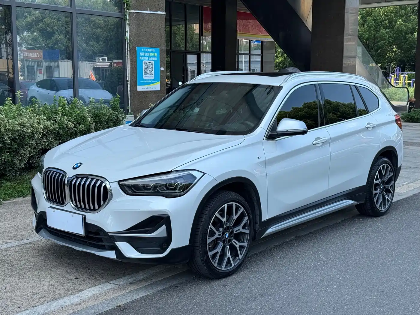 Photo 1 - BMW X1