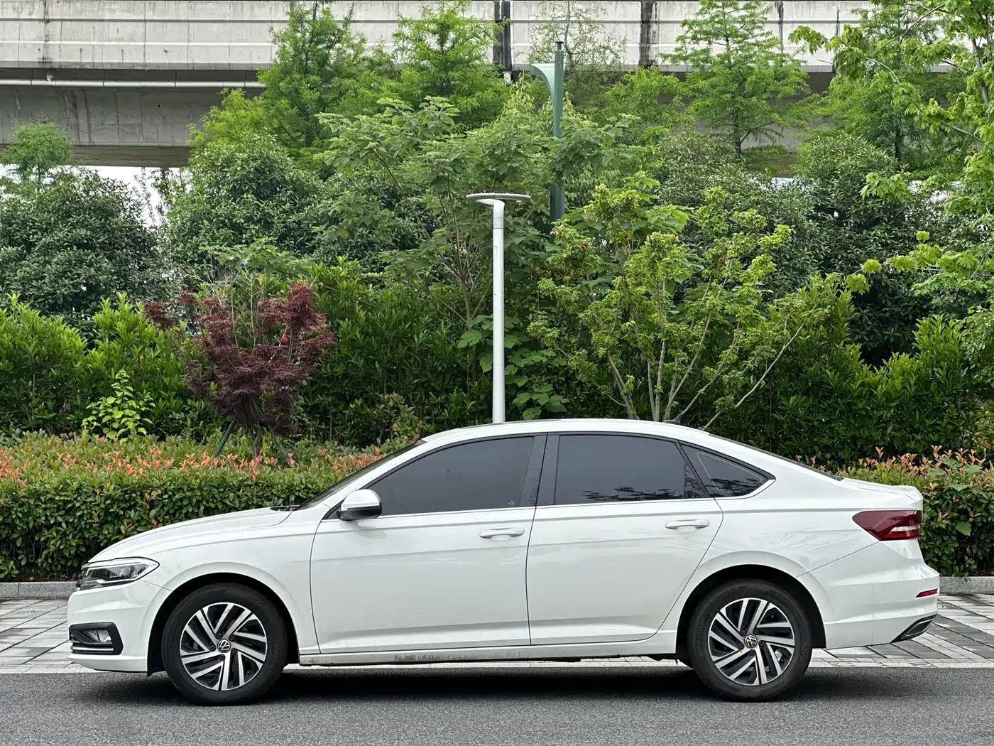 Volkswagen Lavida 2022 1.5L Auto Comfort Edition фото 7