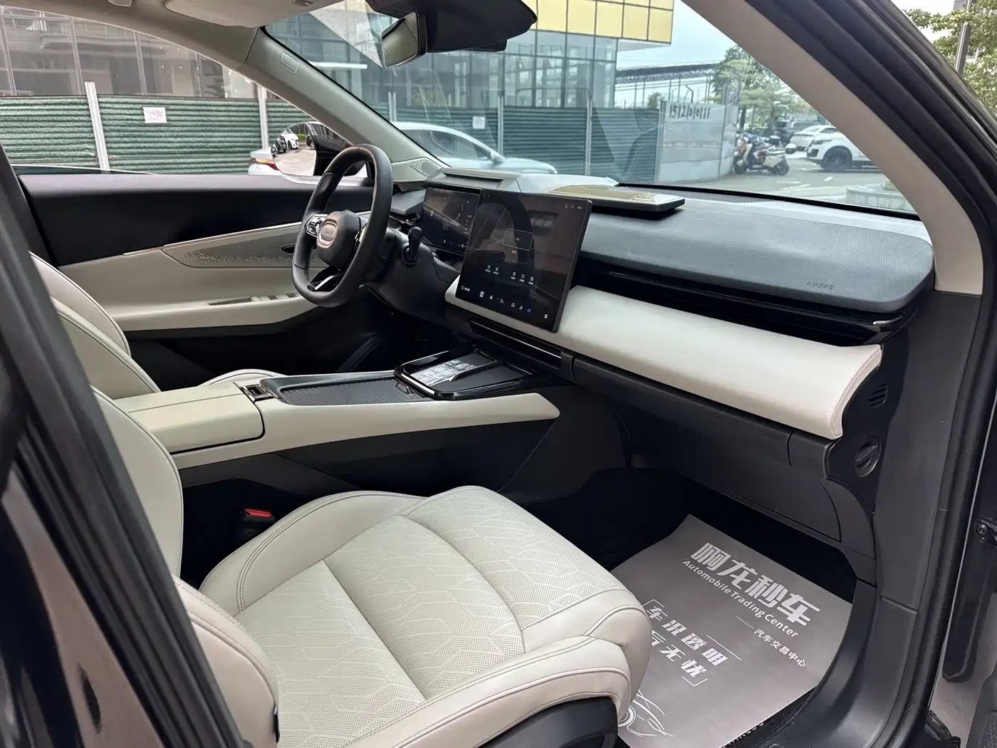 Lynk & Co 08 EM-P 2023 220km 4WD Performance Halo фото 22