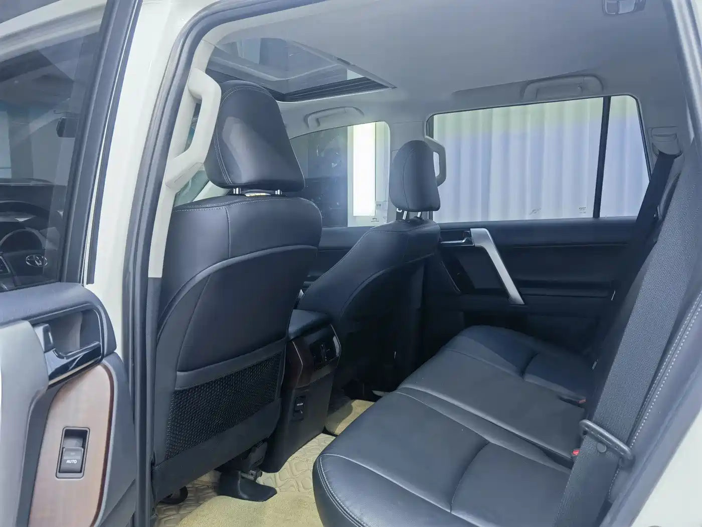 Toyota Prado 2016 3.5L Auto TX-L фото 9
