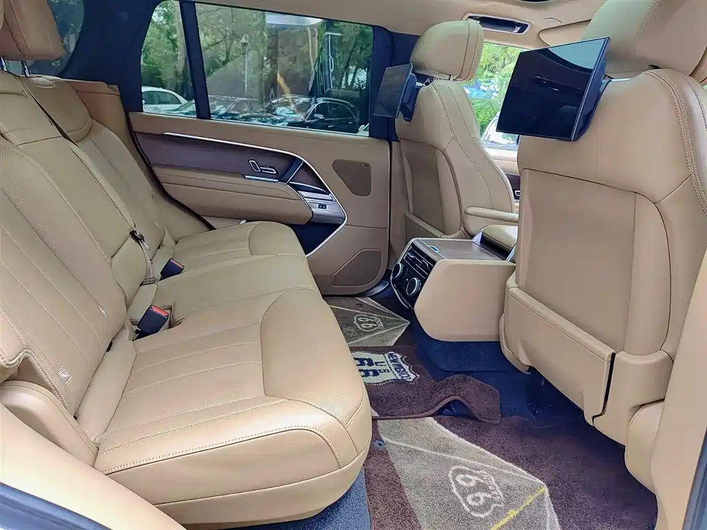 Land Rover Range Rover 2023 3.0 L6 400PS Golden Age Long Wheelbase фото 11