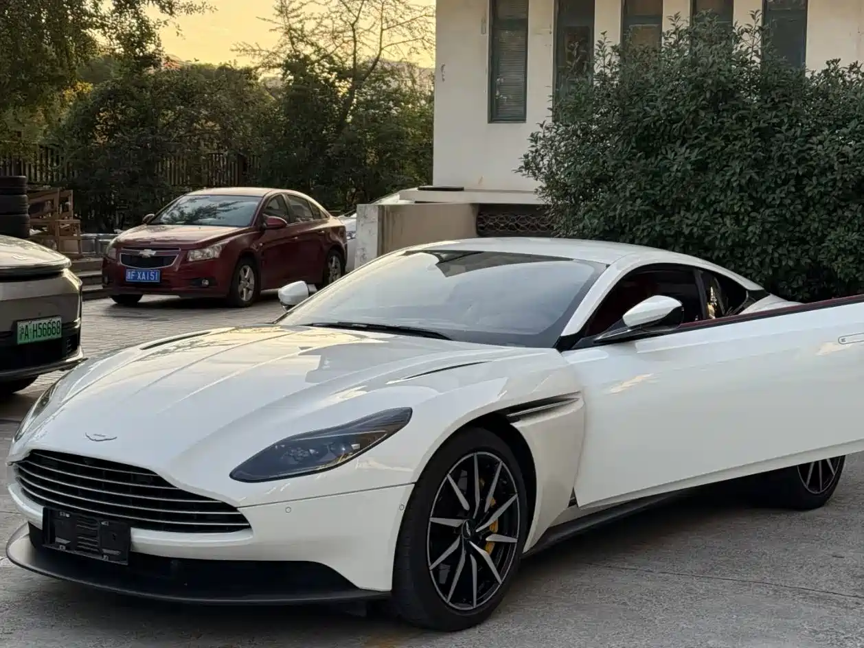 Aston Martin DB11 2019 2019 Model 4.0T V8 Coupe