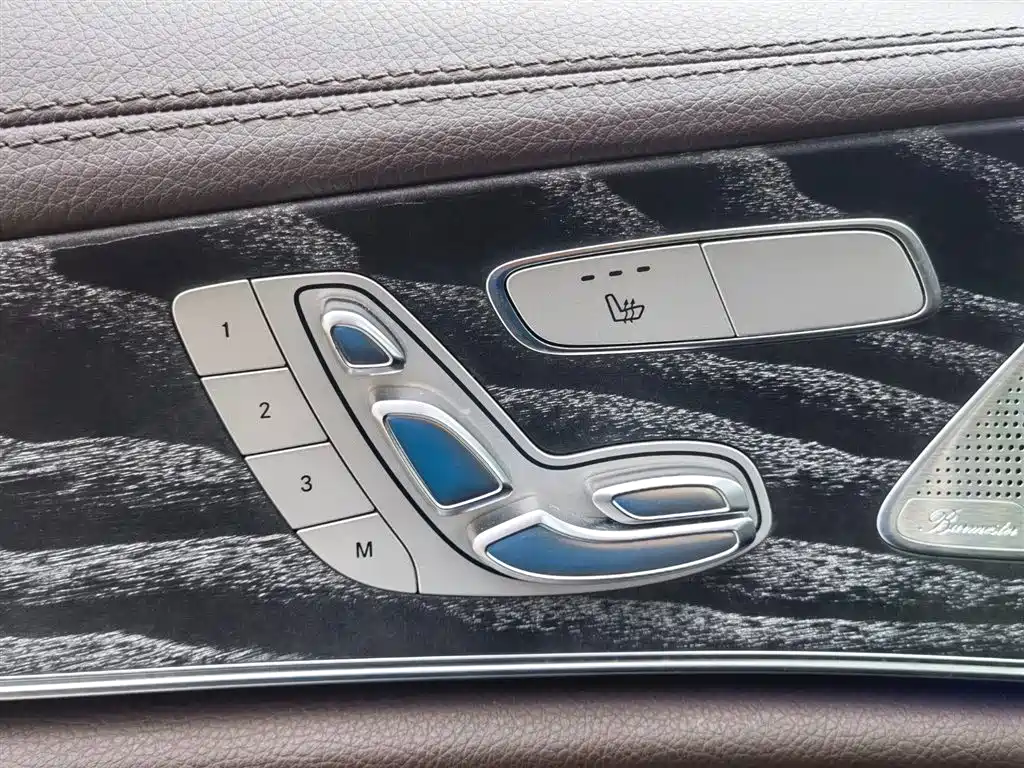 Mercedes-Benz CLS 2021 CLS 300 Luxury фото 34