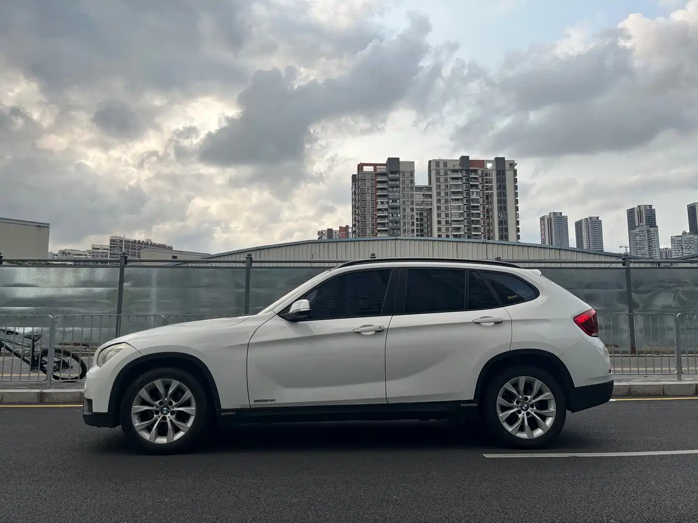 BMW X1 (Import) 2012 sDrive18i Luxury фото 3
