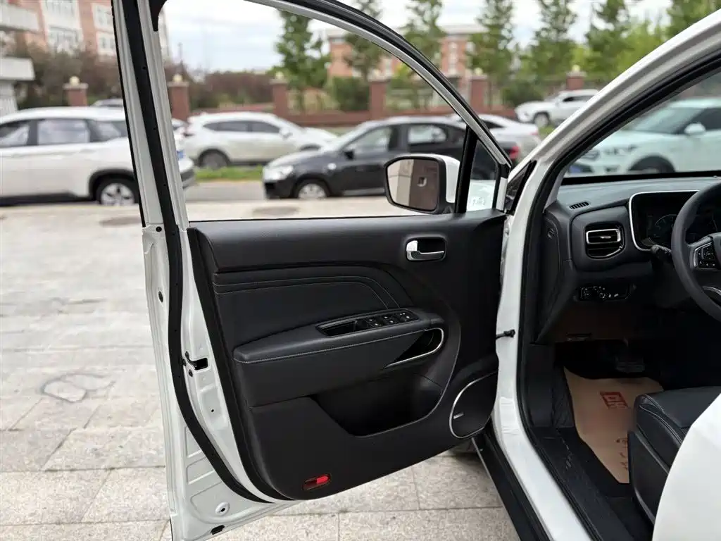 GAC Trumpchi Trumpchi GS3 2021 POWER 270T Auto Sporty Edition фото 12