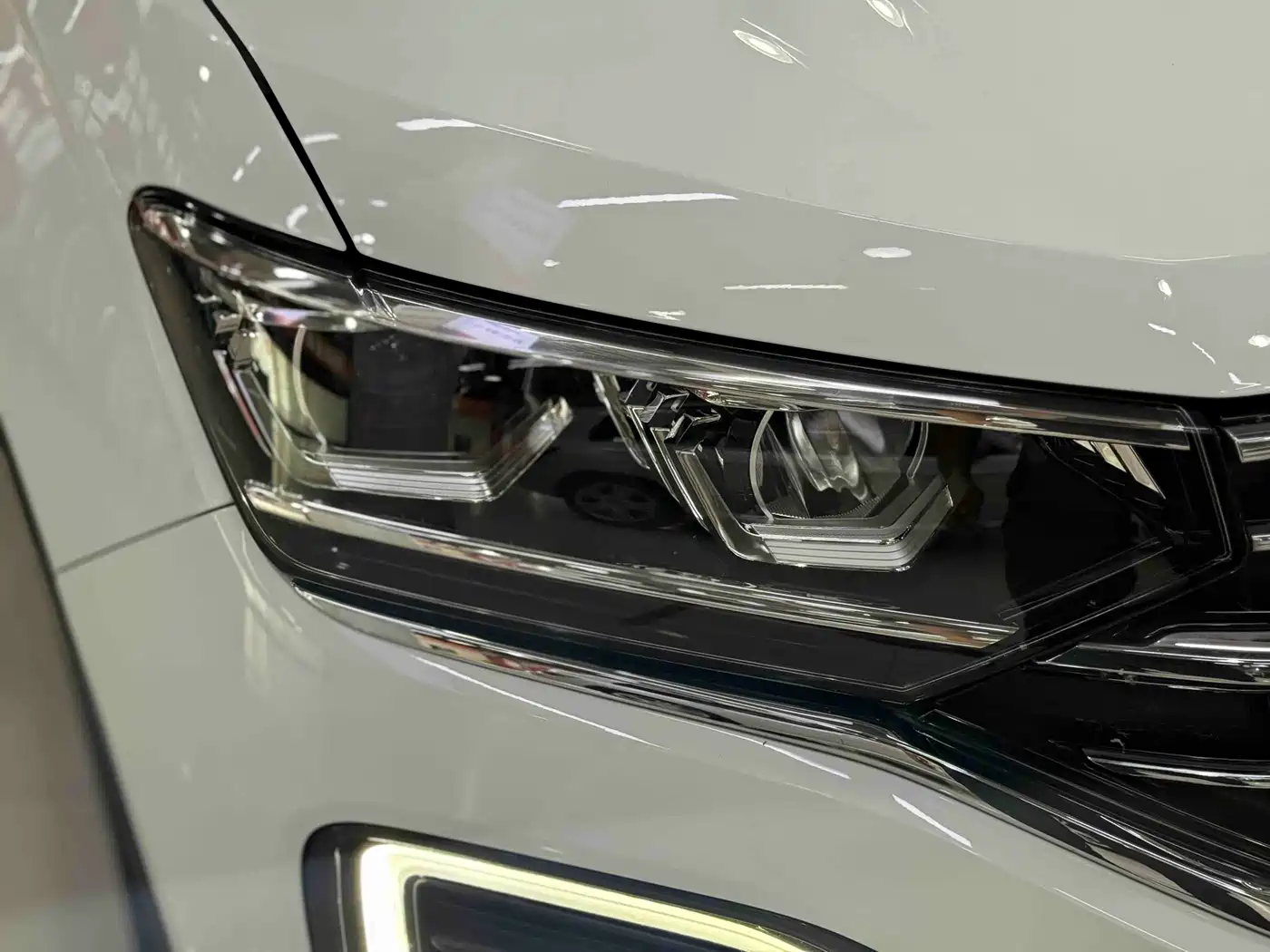Volkswagen Tayron 2021 330TSI 2WD Luxury Smart Connect Edition фото 4