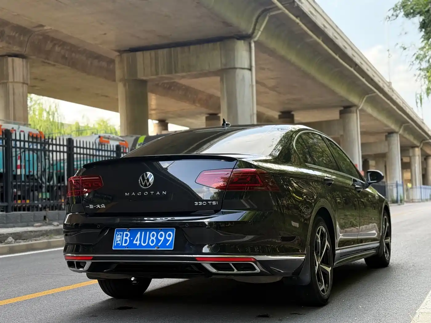 Volkswagen Magotan 2023 Model 2 Million Commemorative Edition 330TSI DSG Luxury фото 8