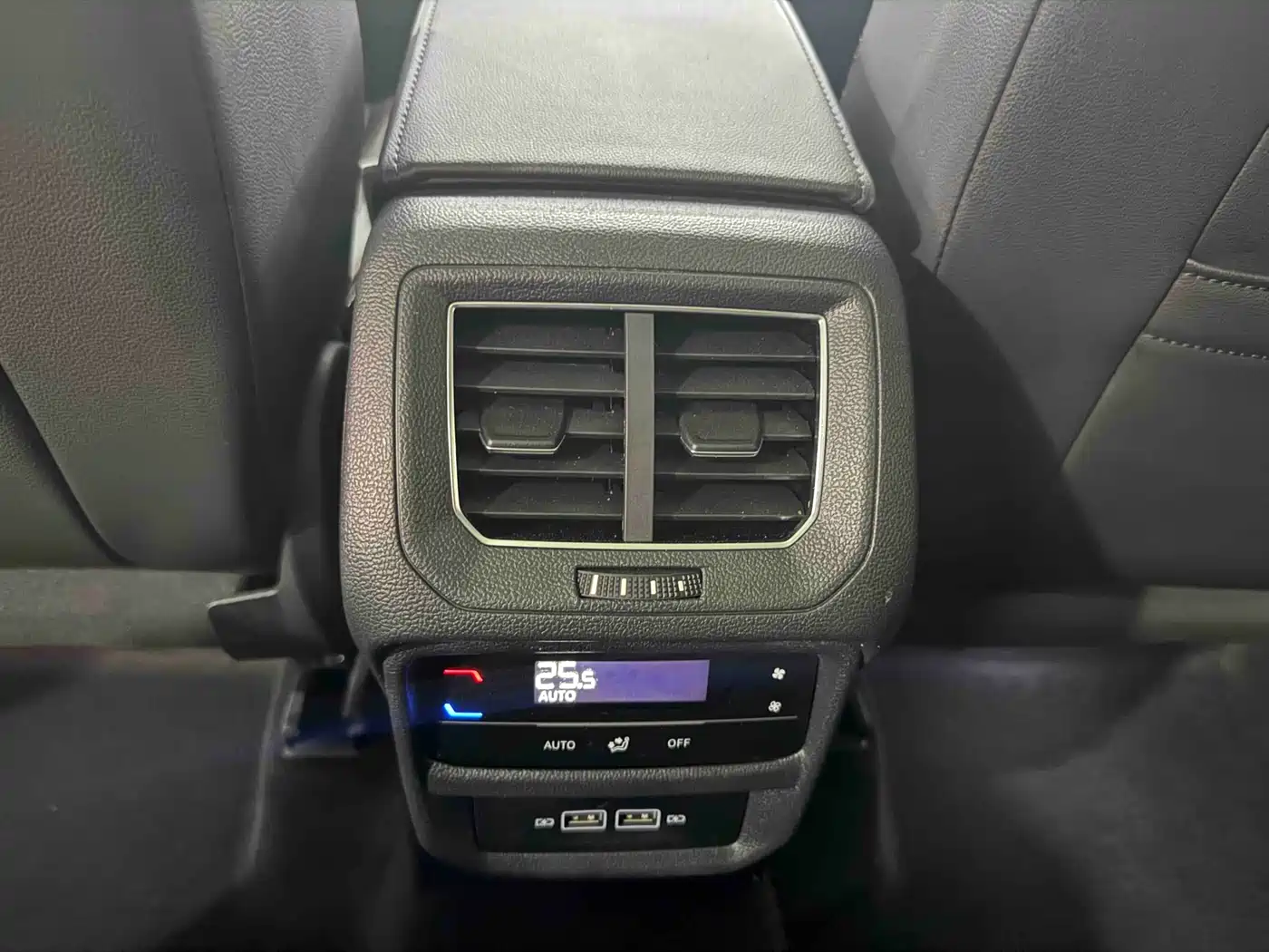Volkswagen Tayron 2021 330TSI 2WD Luxury Smart Connect Edition фото 17