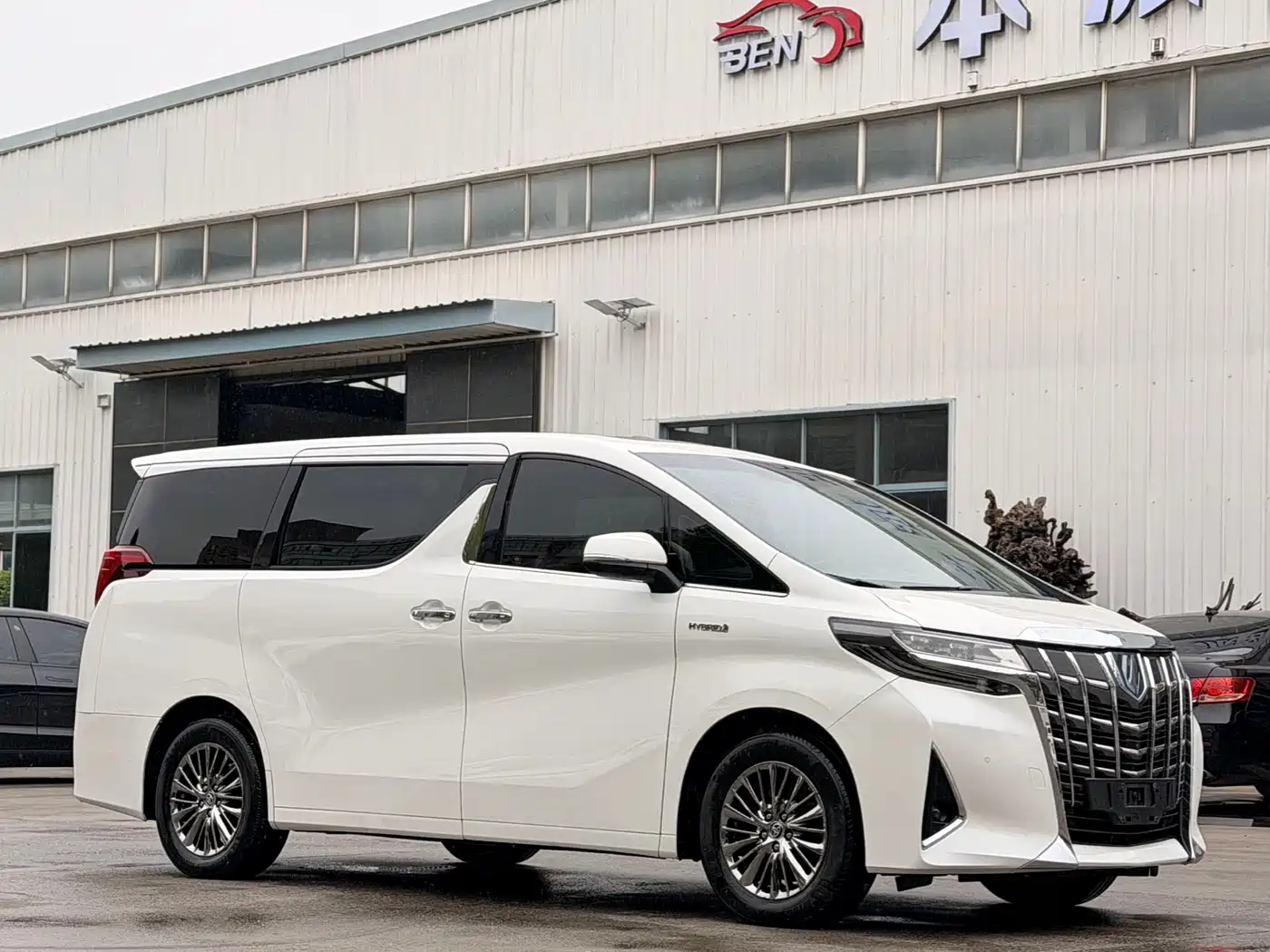 Toyota Alphard 2021 Hybrid 2.5L Ultimate фото 3