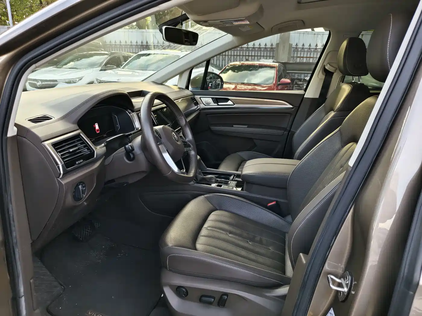 Volkswagen Viloran 2020 2020 330TSI Luxury Edition